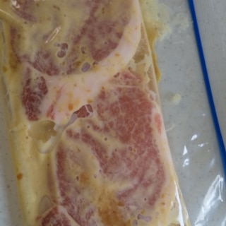 豚ロース（厚切り）を味噌マヨで冷凍保存☆